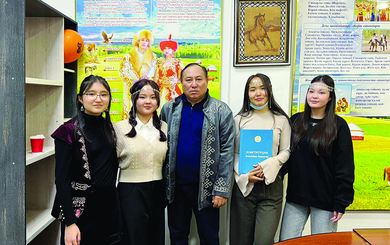 Ұлттық киімді дәріптеген апталық